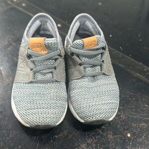 New Balance Gray Knit Sneaker Shoe